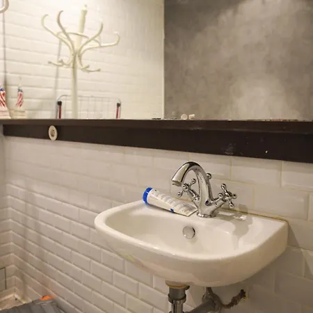 Spacious Duplex - Near Park *