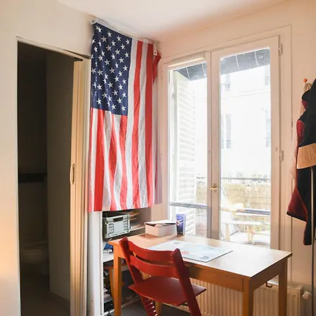 Spacious Duplex - Near Park Apartman *