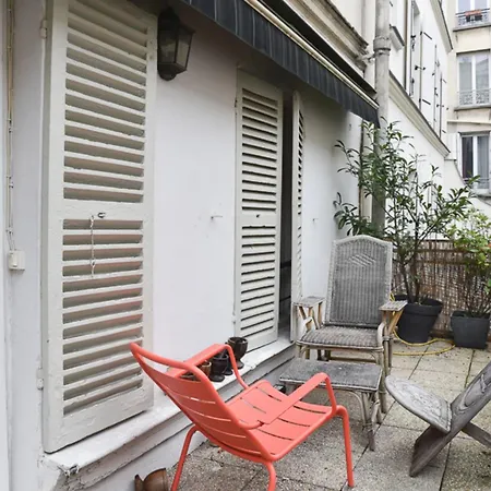 Spacious Duplex - Near Park *