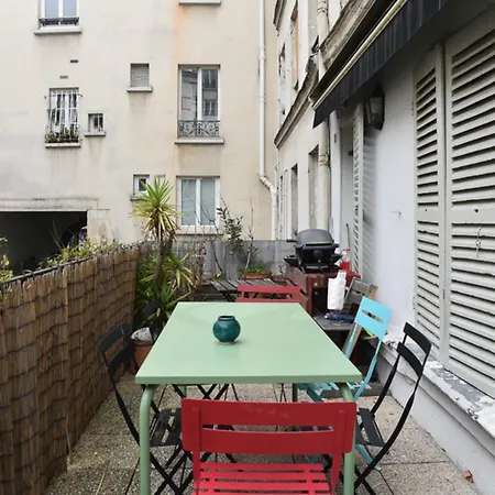 Spacious Duplex - Near Park Apartman *