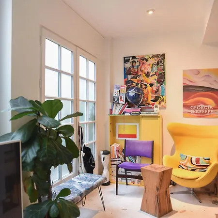 Spacious Duplex - Near Park *
