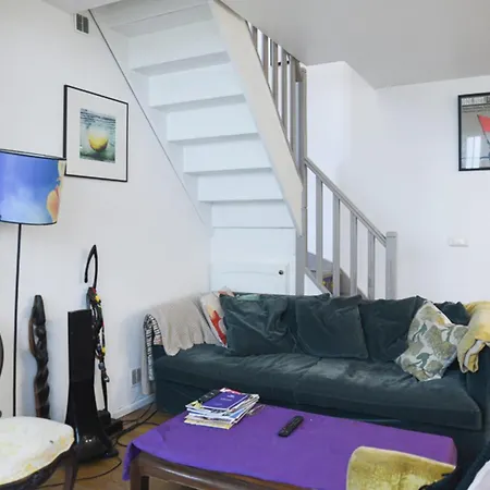 Spacious Duplex - Near Park Apartman